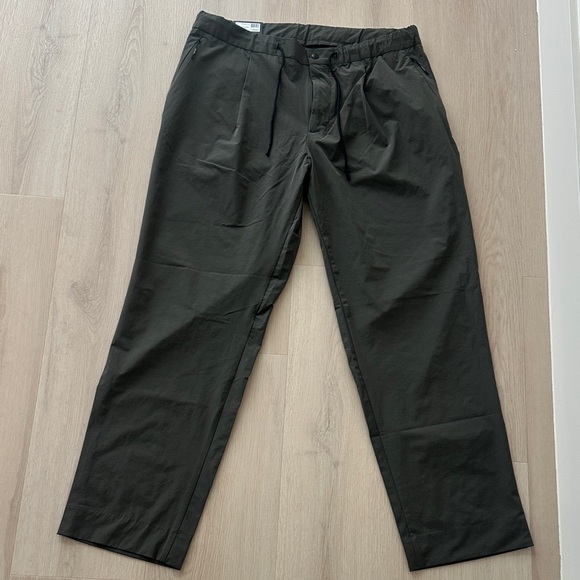 J. Lindeberg Jin DS Pleated Pants / Forest Green